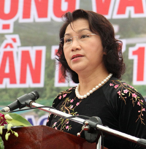 Bà Nguyễn Thị Kim Ngân Ủy viên TW Phó chủ tịch Quốc Hội phát biểu tại buổi lễ